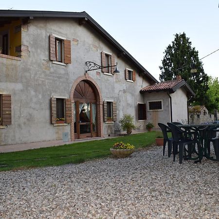 Agriturismo Fior Di Pesco 호텔 솜마캄파냐 외부 사진