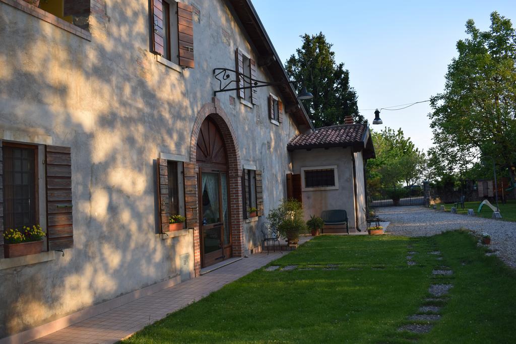 Agriturismo Fior Di Pesco 호텔 솜마캄파냐 외부 사진