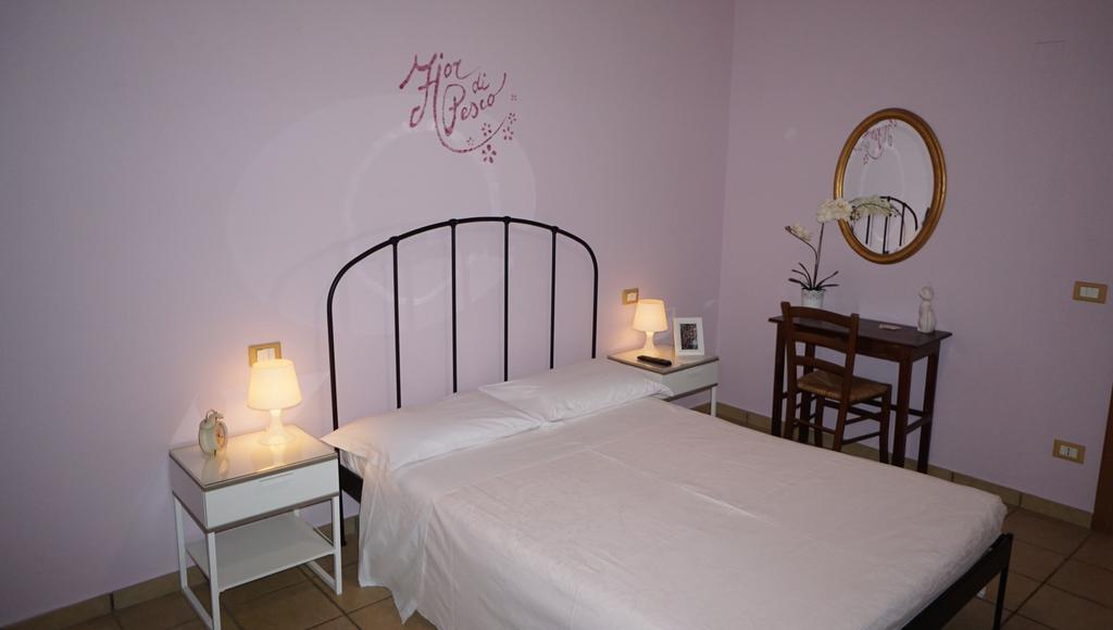 Agriturismo Fior Di Pesco 호텔 솜마캄파냐 외부 사진