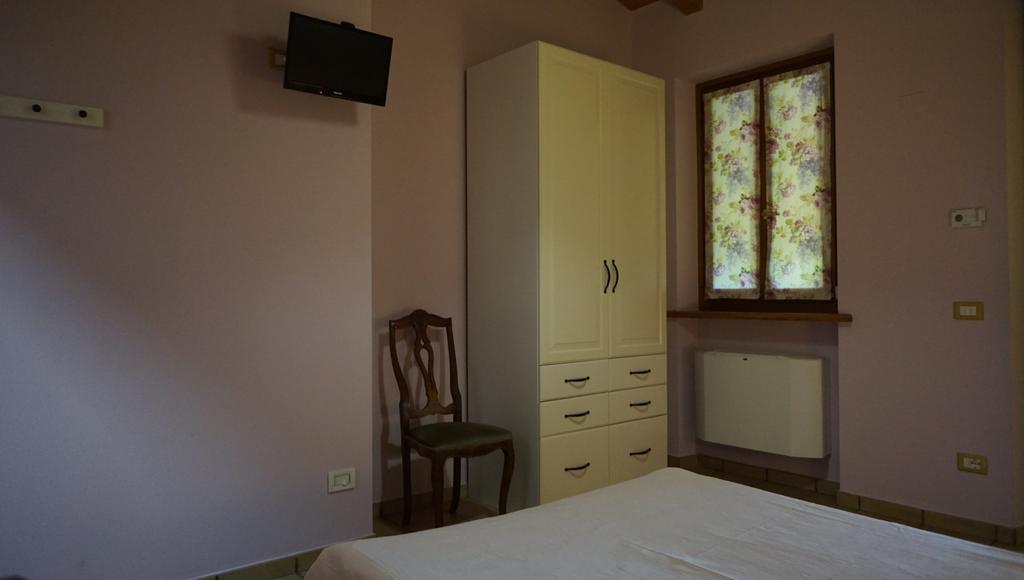 Agriturismo Fior Di Pesco 호텔 솜마캄파냐 외부 사진