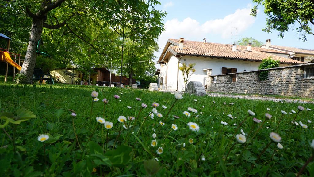 Agriturismo Fior Di Pesco 호텔 솜마캄파냐 외부 사진