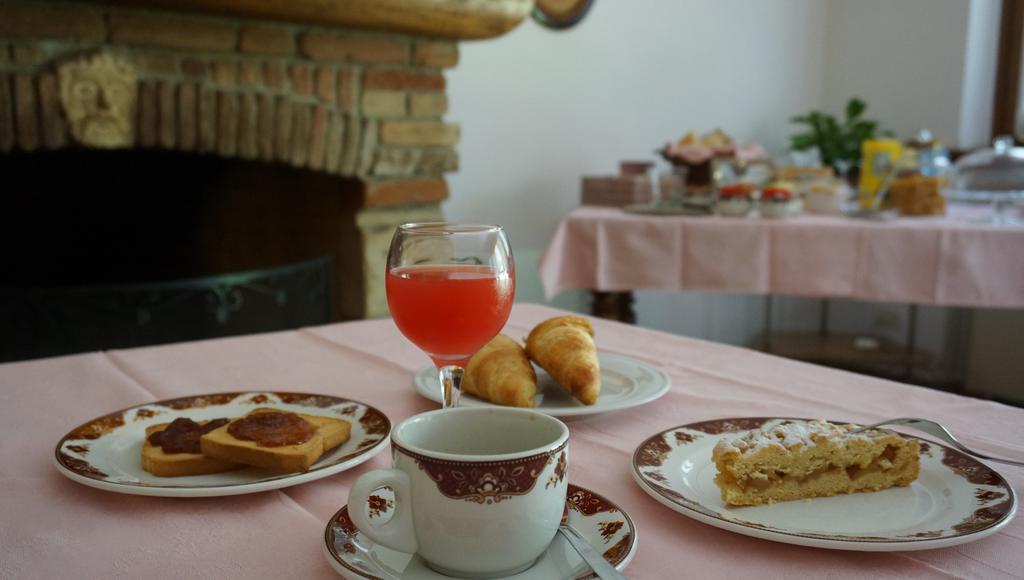 Agriturismo Fior Di Pesco 호텔 솜마캄파냐 외부 사진