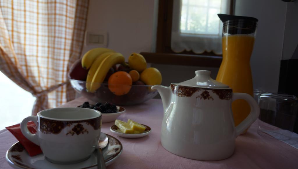Agriturismo Fior Di Pesco 호텔 솜마캄파냐 외부 사진