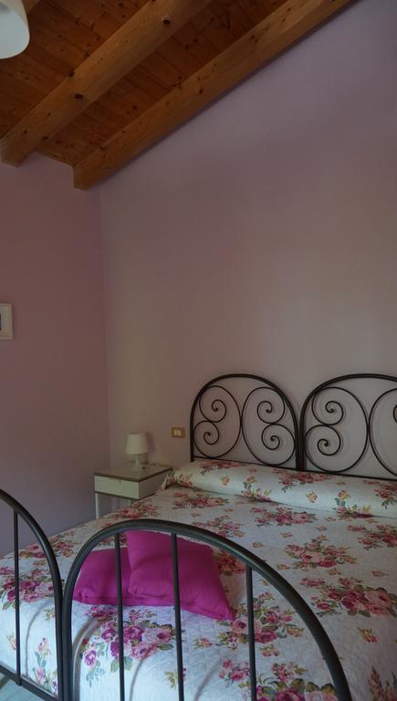 Agriturismo Fior Di Pesco 호텔 솜마캄파냐 외부 사진